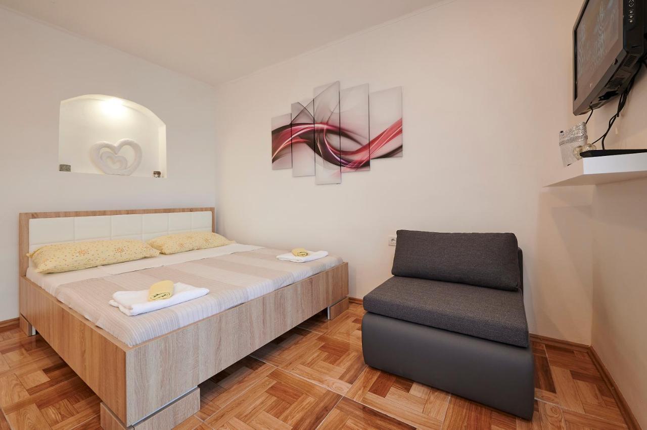 Apartments Lucija 特罗吉尔 外观 照片