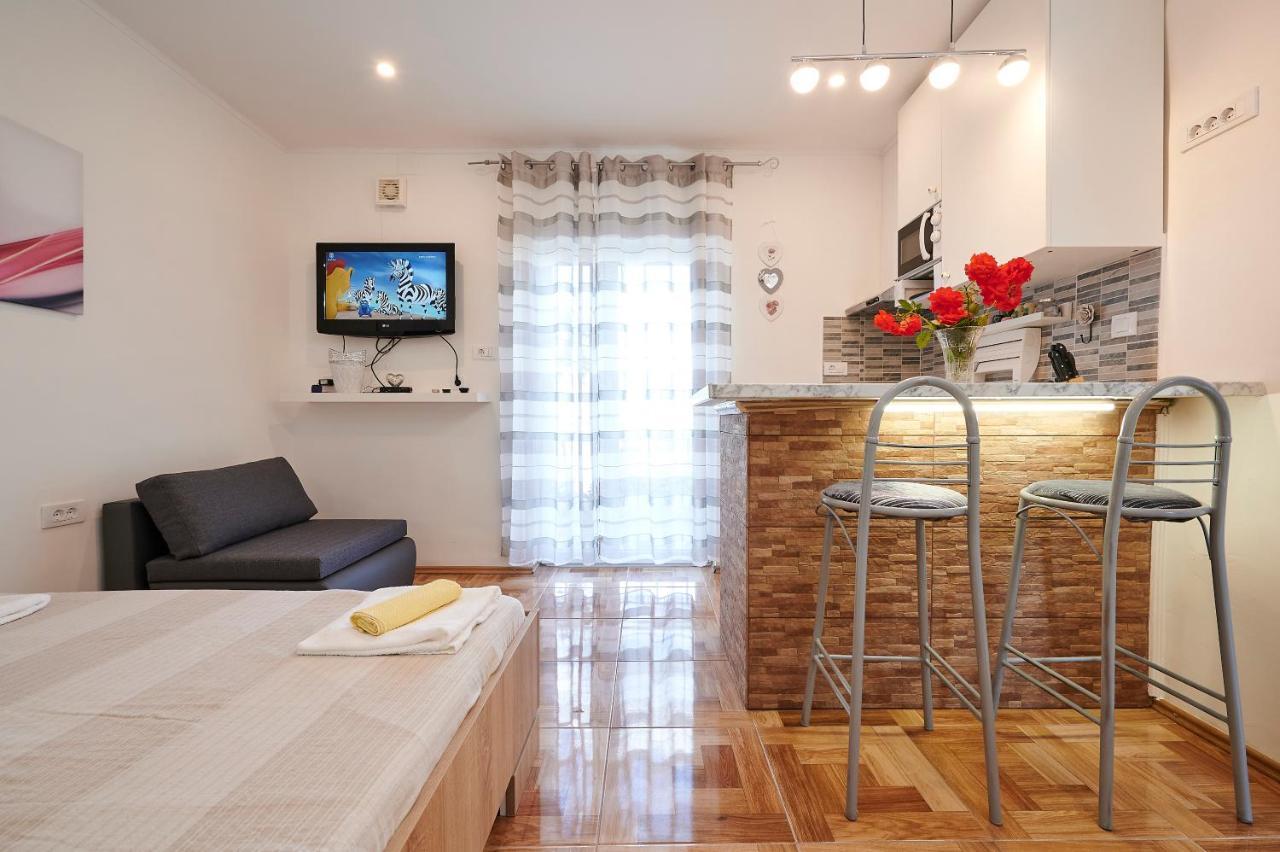 Apartments Lucija 特罗吉尔 外观 照片