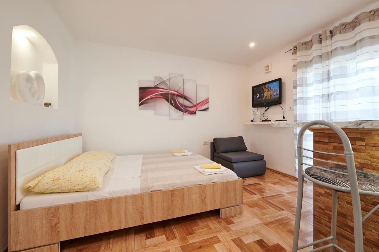 Apartments Lucija 特罗吉尔 外观 照片