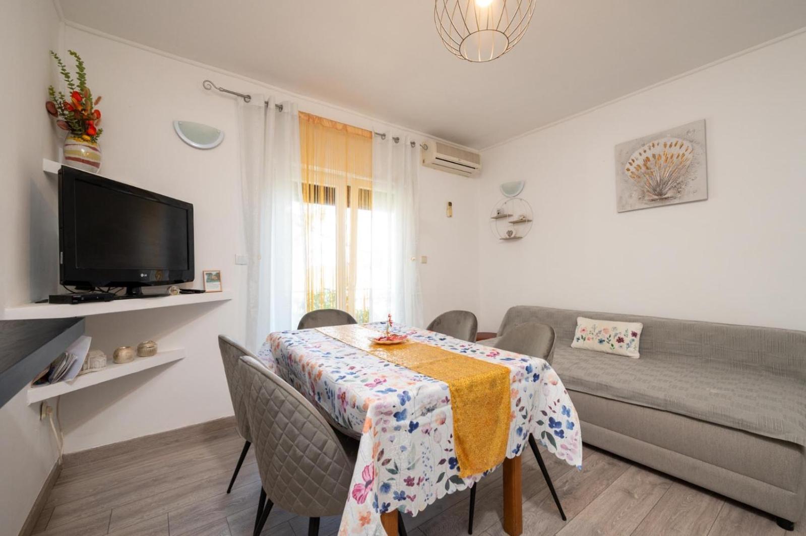 Apartments Lucija 特罗吉尔 外观 照片