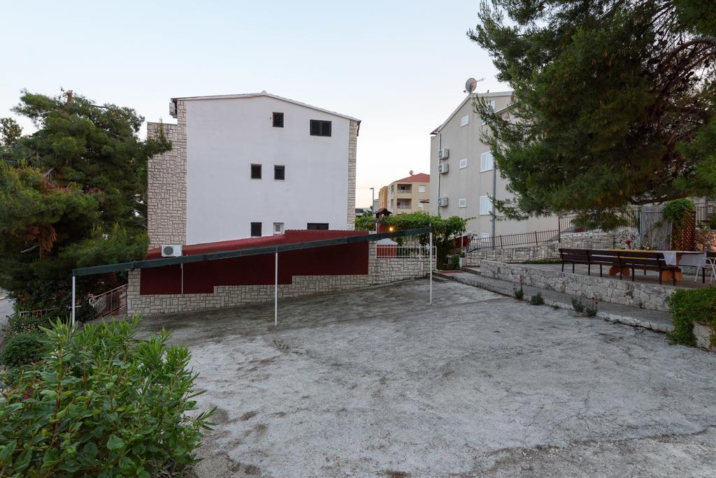 Apartments Lucija 特罗吉尔 外观 照片